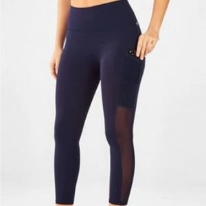 MIla High-Waisted Pocket Capri
